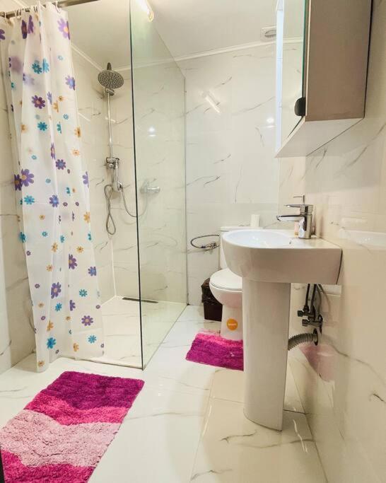 Lavender Luxury Apartment オラデア エクステリア 写真