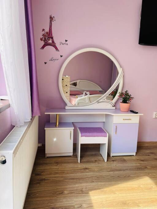 Lavender Luxury Apartment オラデア エクステリア 写真