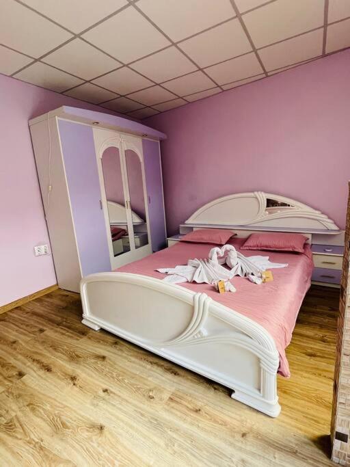 Lavender Luxury Apartment オラデア エクステリア 写真