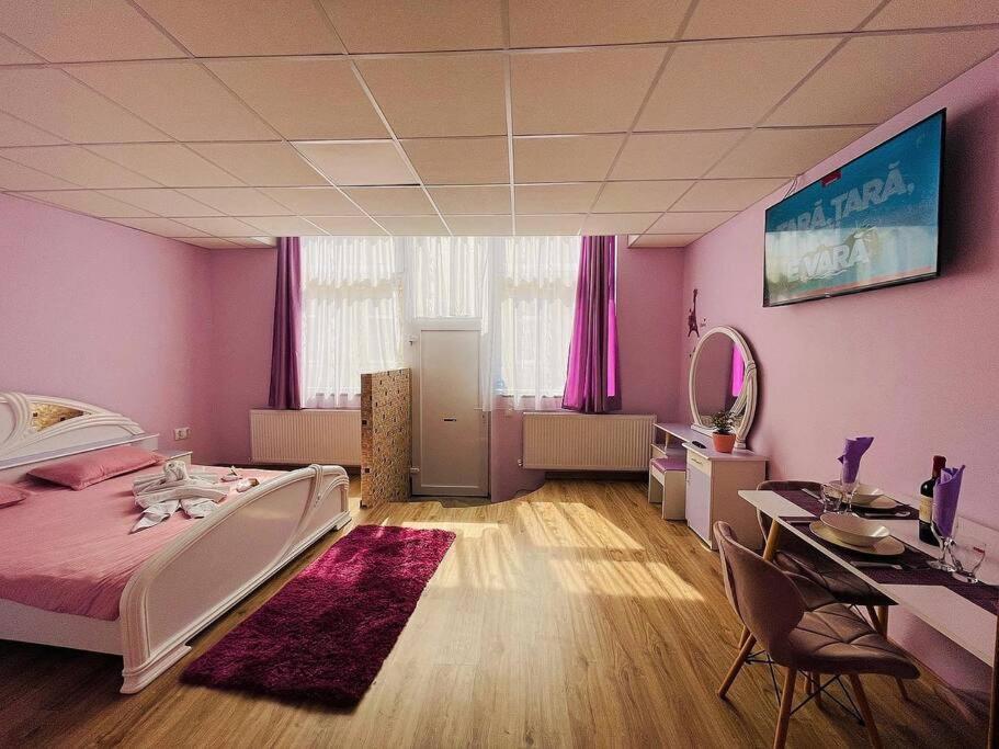 Lavender Luxury Apartment オラデア エクステリア 写真