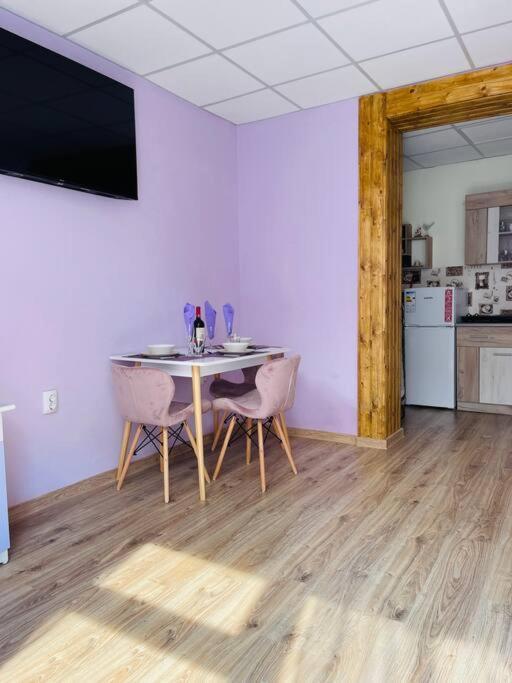 Lavender Luxury Apartment オラデア エクステリア 写真