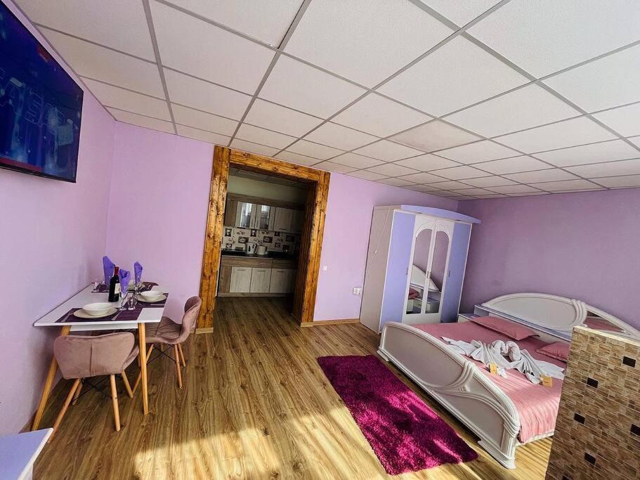 Lavender Luxury Apartment オラデア エクステリア 写真