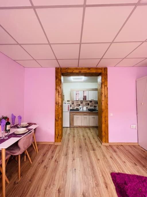Lavender Luxury Apartment オラデア エクステリア 写真