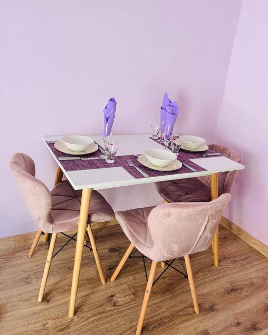 Lavender Luxury Apartment オラデア エクステリア 写真